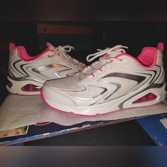 Sketchers Los Angeles - Picture 7 of 8